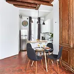 Quartier Montorgueil Private Apartment